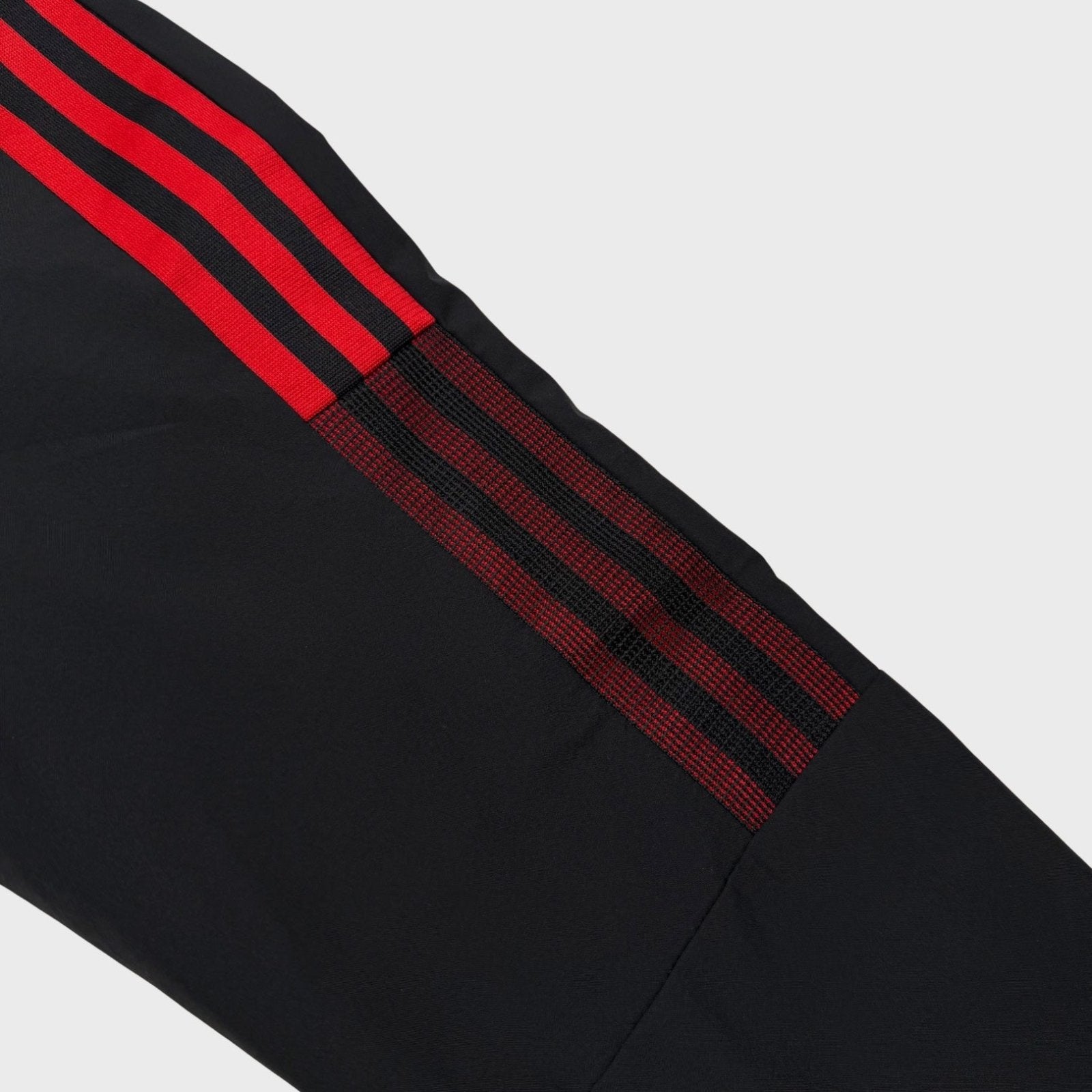 2021/22 Bayern Munich Entraînement *COMPLET* (XS) - Iconic Football Shop
