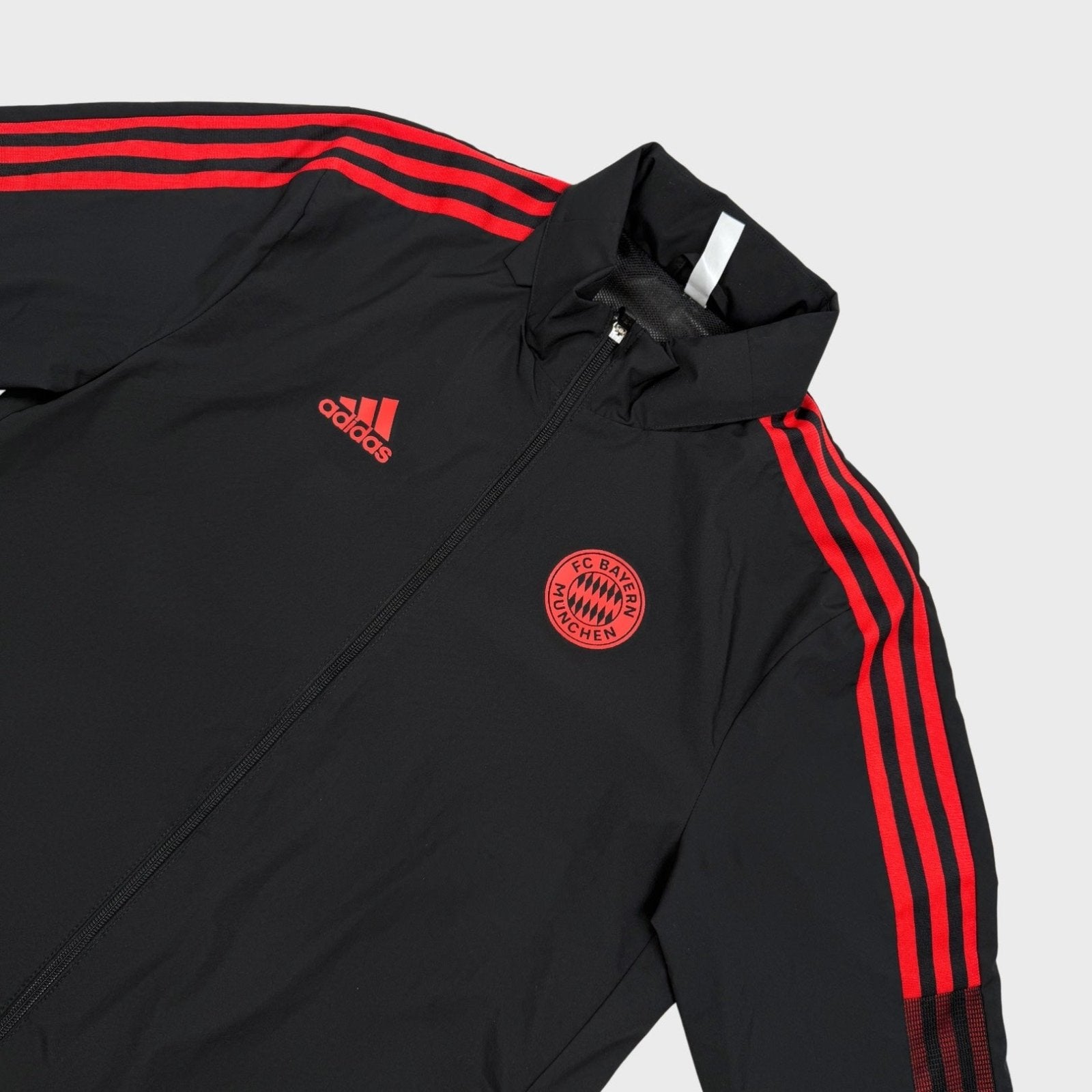 2021/22 Bayern Munich Entraînement *COMPLET* (XS) - Iconic Football Shop