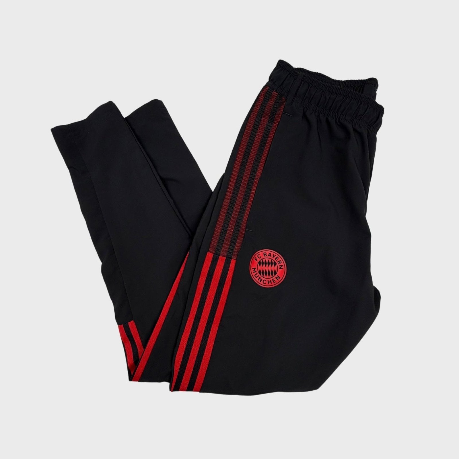 2021/22 Bayern Munich Entraînement *COMPLET* (XS) - Iconic Football Shop
