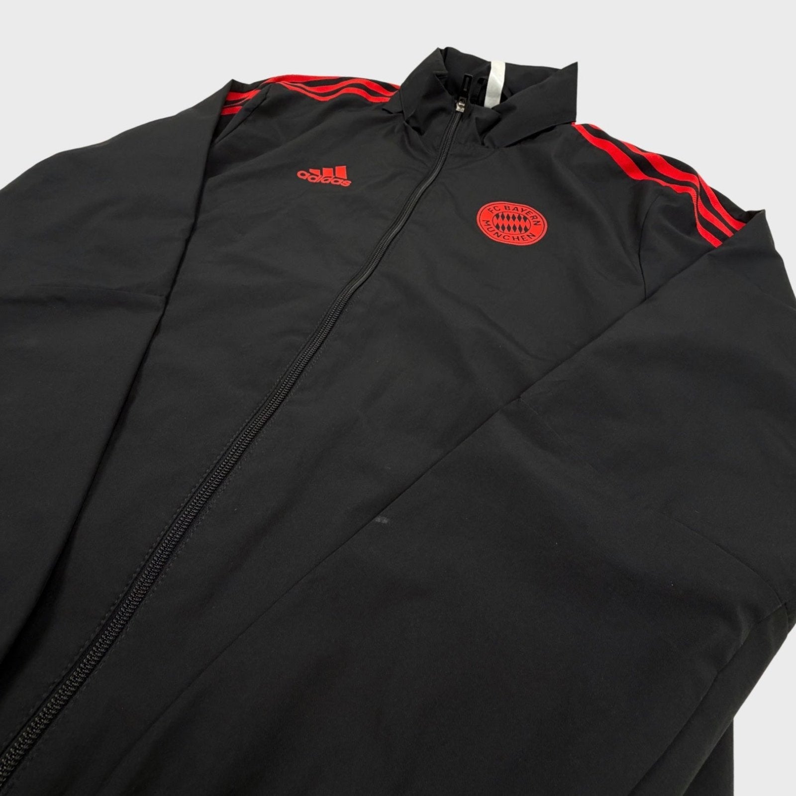 2021/22 Bayern Munich Entraînement *COMPLET* (XS) - Iconic Football Shop