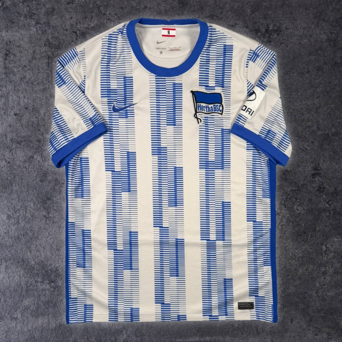 2021/22 Hertha BSC Domicile (L) - Iconic Football Shop