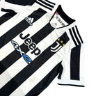 2021/22 Juventus Domicile (11/12a) - Iconic Football Shop
