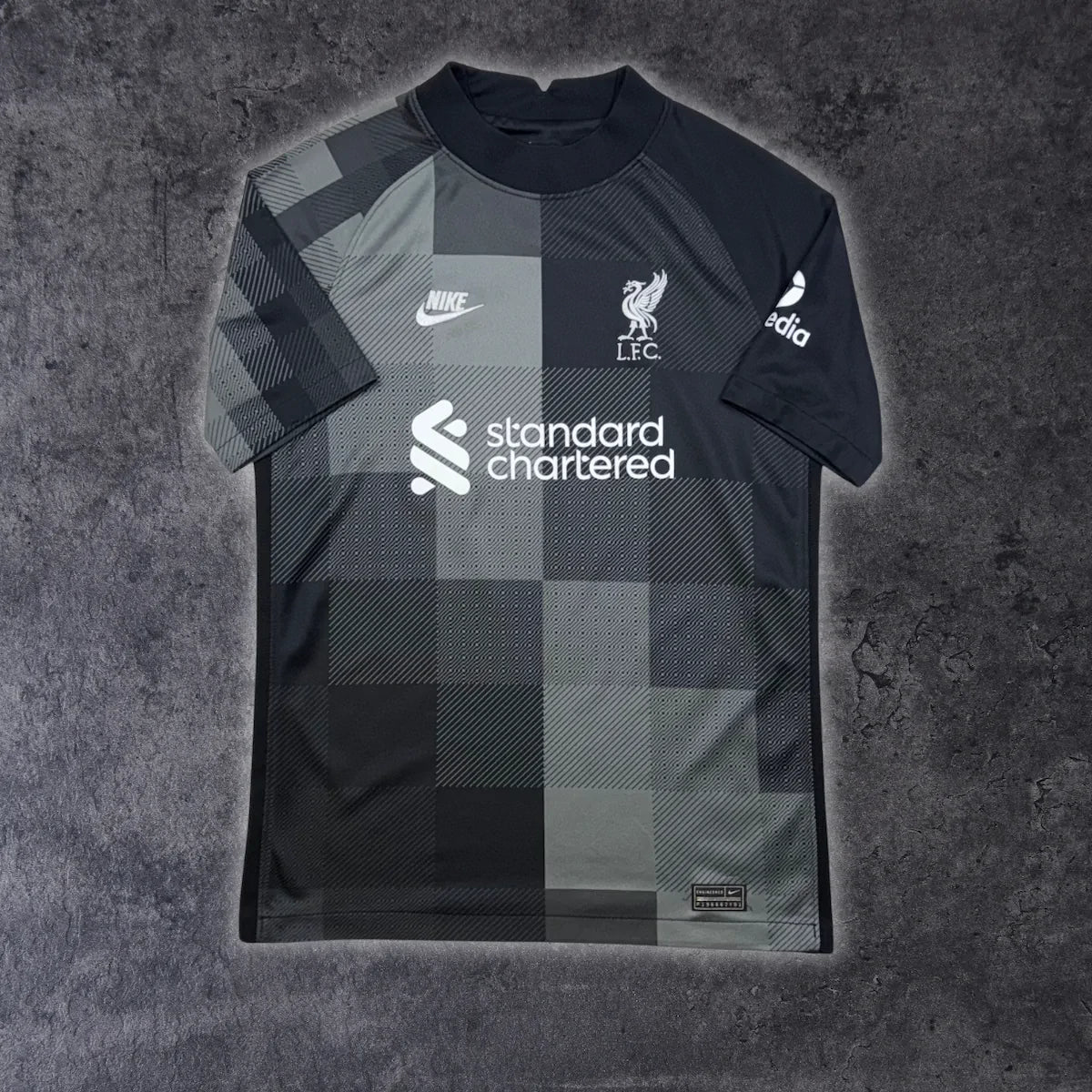 2021/22 Liverpool Goal Keeper (12/13a) - Iconic Football Shop