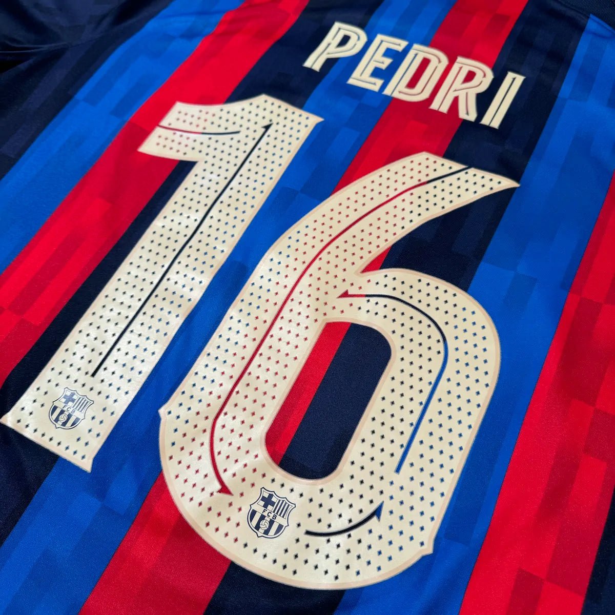 2022/23 Barcelone Domicile - Pedri 16 (L) - Iconic Football Shop