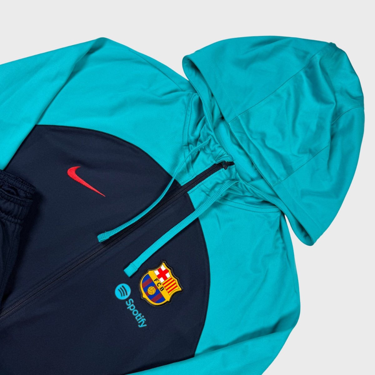 2022/23 Barcelone Ensemble *COMPLET* (L) - Iconic Football Shop