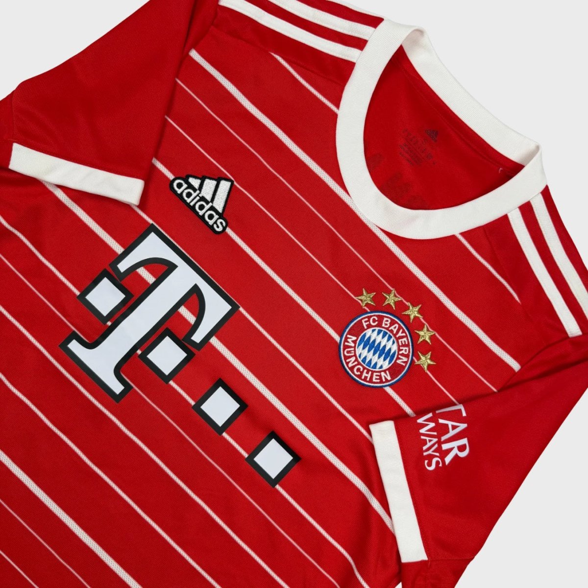 2022/23 Bayern Munich Domicile - Davies 19 (S) - Iconic Football Shop