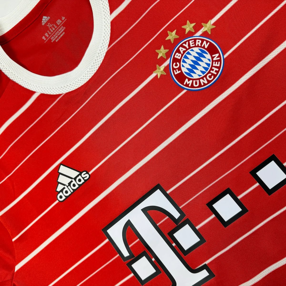 2022/23 Bayern Munich Domicile - Kimmich 6 *PRO* (XL) - Iconic Football Shop