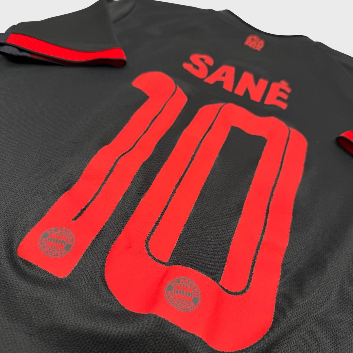 2022/23 Bayern Munich Third - Sané 10 (13/14a) - Iconic Football Shop