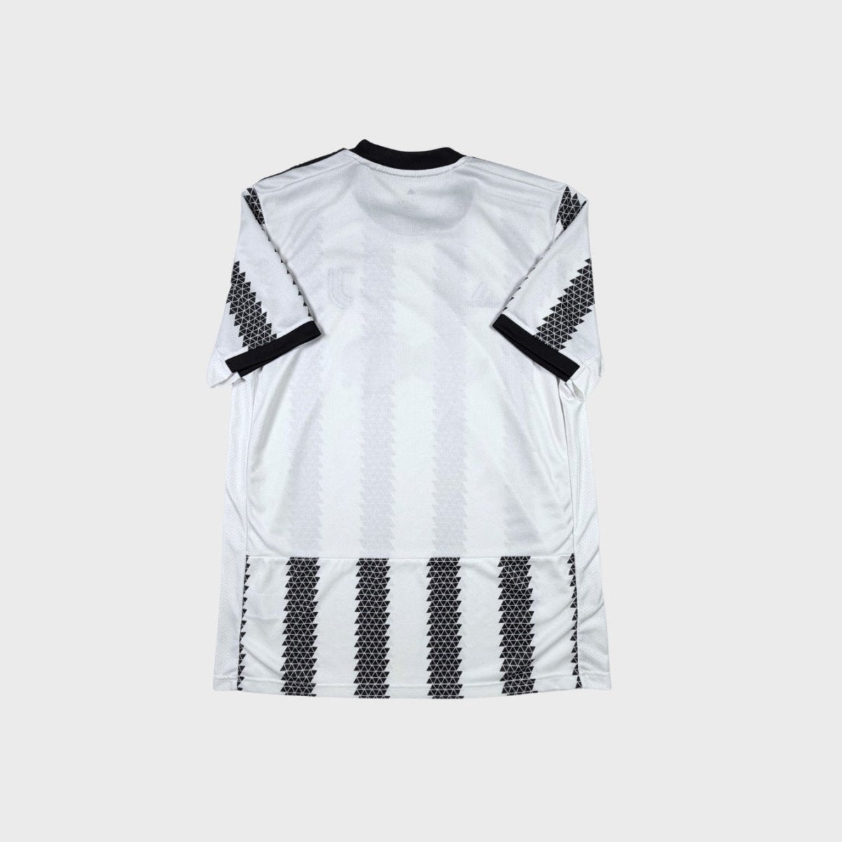 2022/23 Juventus Domicile (L) - Iconic Football Shop