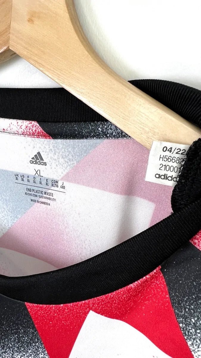 2022/23 Manchester United Entraînement (XL) - Iconic Football Shop