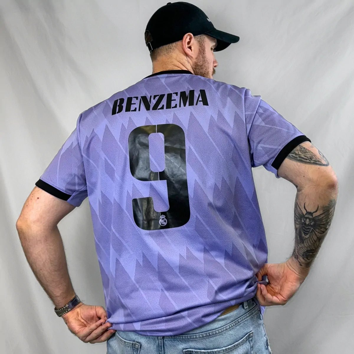 2022/23 Real Madrid Extérieur - Benzema 9 (XL) - Iconic Football Shop