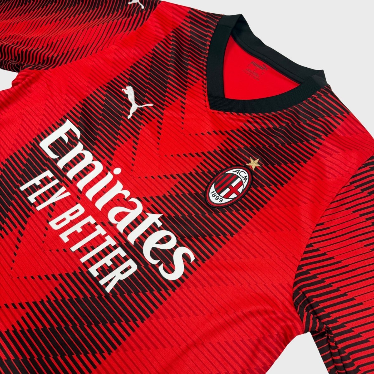 2023/24 AC Milan Domicile (L) - Iconic Football Shop