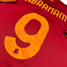 2023/24 AS Roma Domicile - Abraham 9 (XL) - Iconic Football Shop