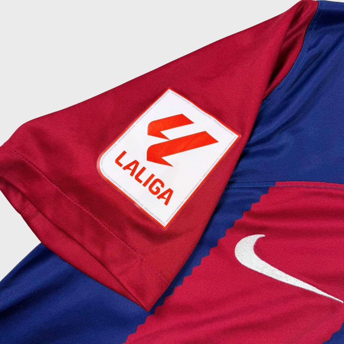 2023/24 Barcelone Domicile - Pedri 8 (S) - Iconic Football Shop