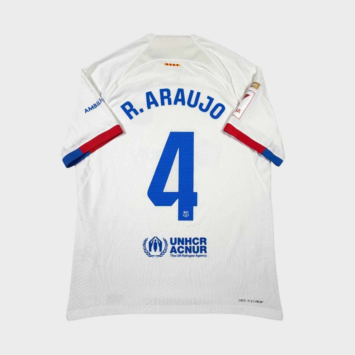 2023/24 Barcelone Extérieur - R. Araujo 4 *PRO* (L) - Iconic Football Shop
