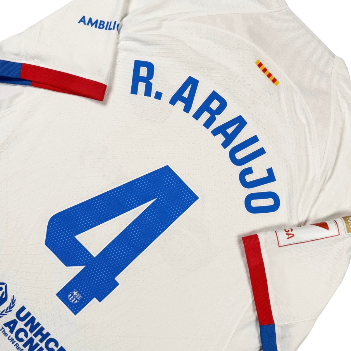 2023/24 Barcelone Extérieur - R. Araujo 4 *PRO* (L) - Iconic Football Shop