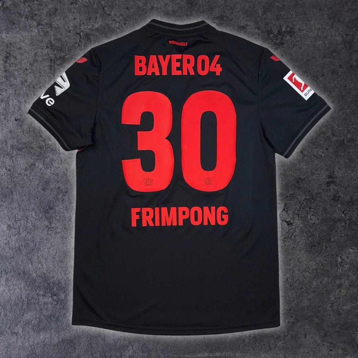 2023/24 Bayer Leverkusen Domicile - Frimpong 30 (M) - Iconic Football Shop