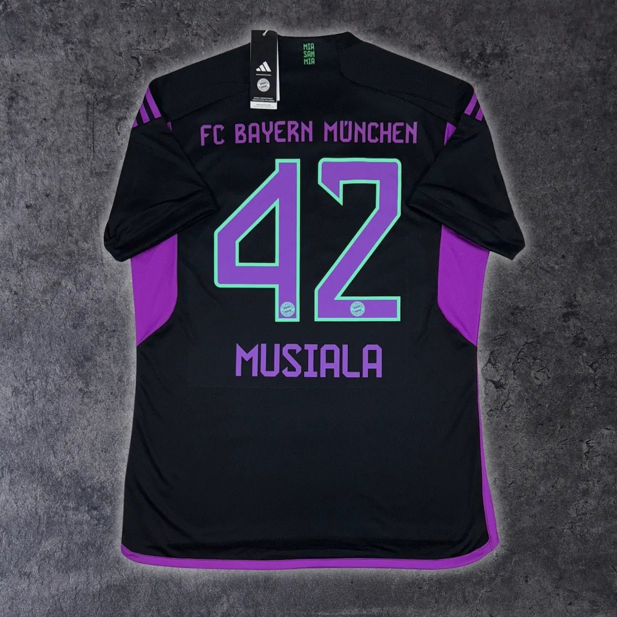 2023/24 Bayern Munich Extérieur - Musiala 42 (L) - Iconic Football Shop