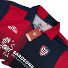 2023/24 Cagliari Domicile - Pavoletti 30 *SIGNÉ* (M) - Iconic Football Shop