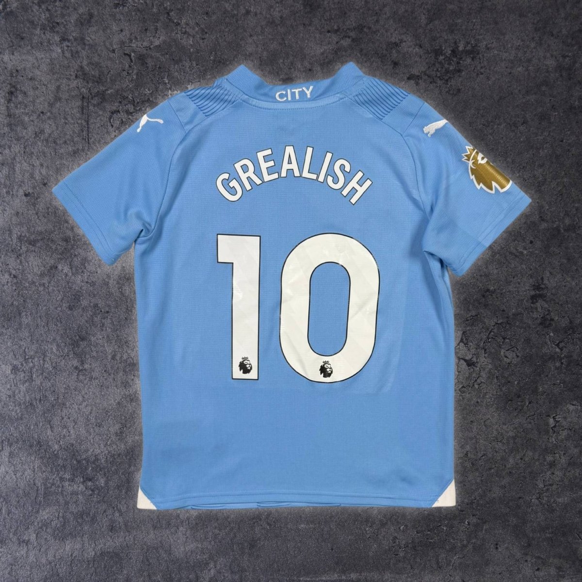 2023/24 Manchester City Domicile - Grealish 10 (9/10a) - Iconic Football Shop