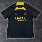 2023/24 PSG Entraînement (XL) - Iconic Football Shop