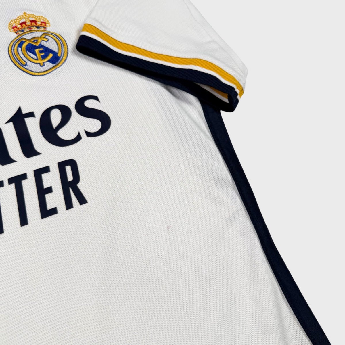 2023/24 Real Madrid Domicile (S) - Iconic Football Shop