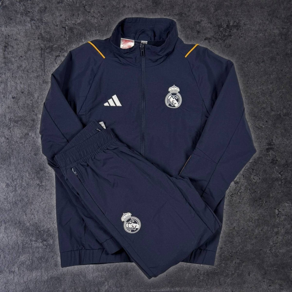 2023/24 Real Madrid Entraînement *COMPLET* (11/12a) - Iconic Football Shop