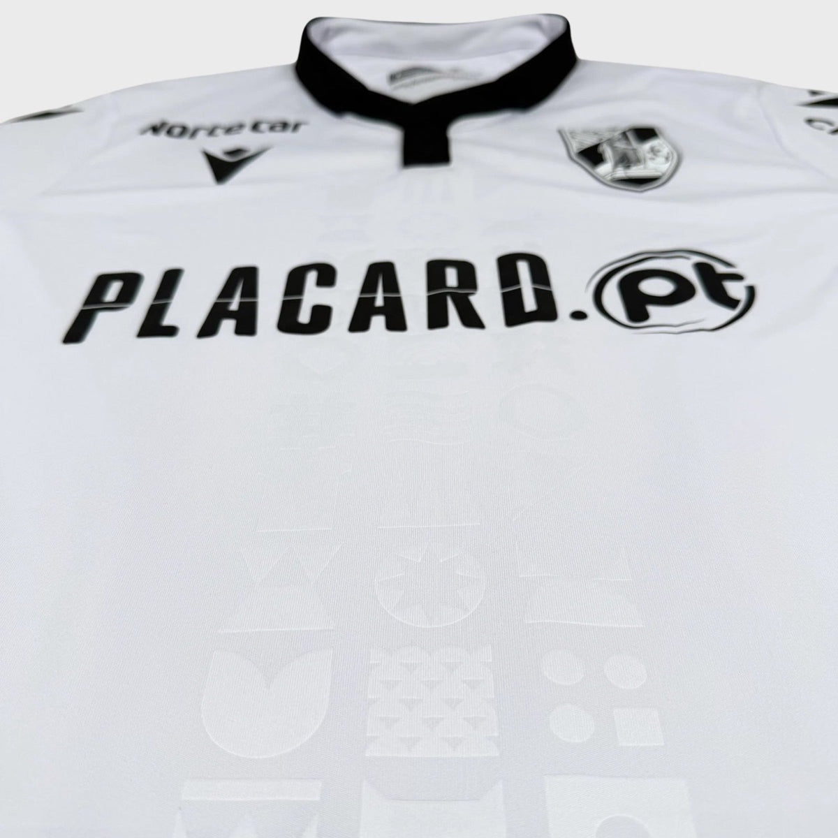 2023/24 Vitoria Guimaraes Domicile (L) - Iconic Football Shop
