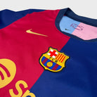 2024/25 Barcelone Domicile (L) - Iconic Football Shop