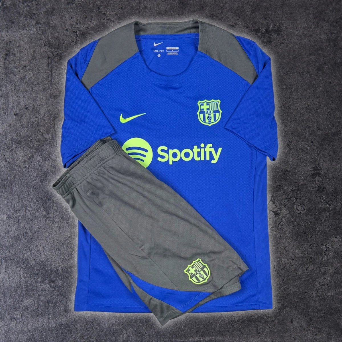 2024/25 Barcelone Entraînement *COMPLET* (M) - Iconic Football Shop
