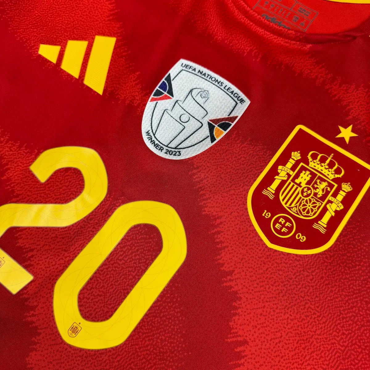 2024/25 Espagne Domicile - Pedri 20 *COMPLET / PRO* (L) - Iconic Football Shop