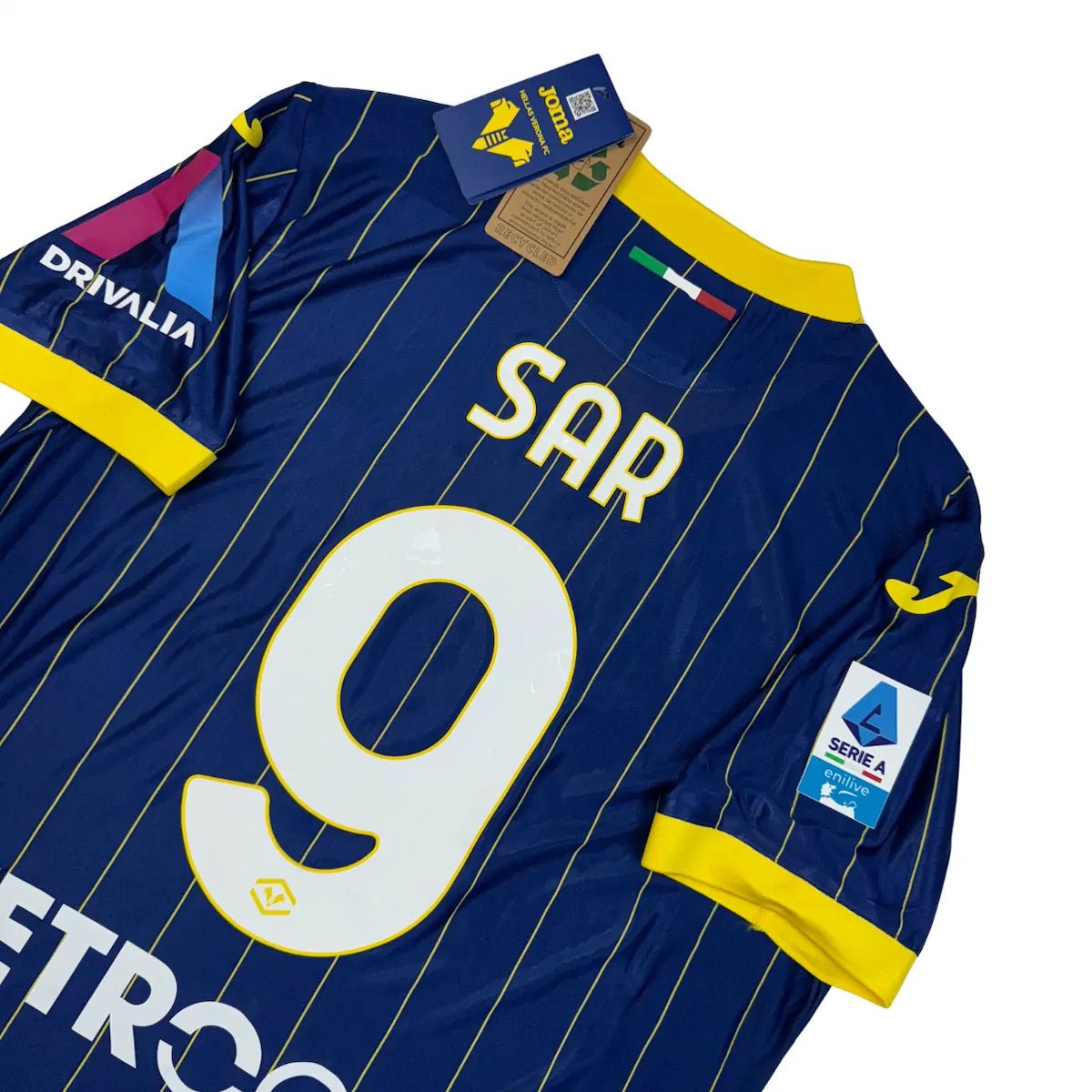 2024/25 Hellas Verone Domicile - Sar 9 (L) - Iconic Football Shop