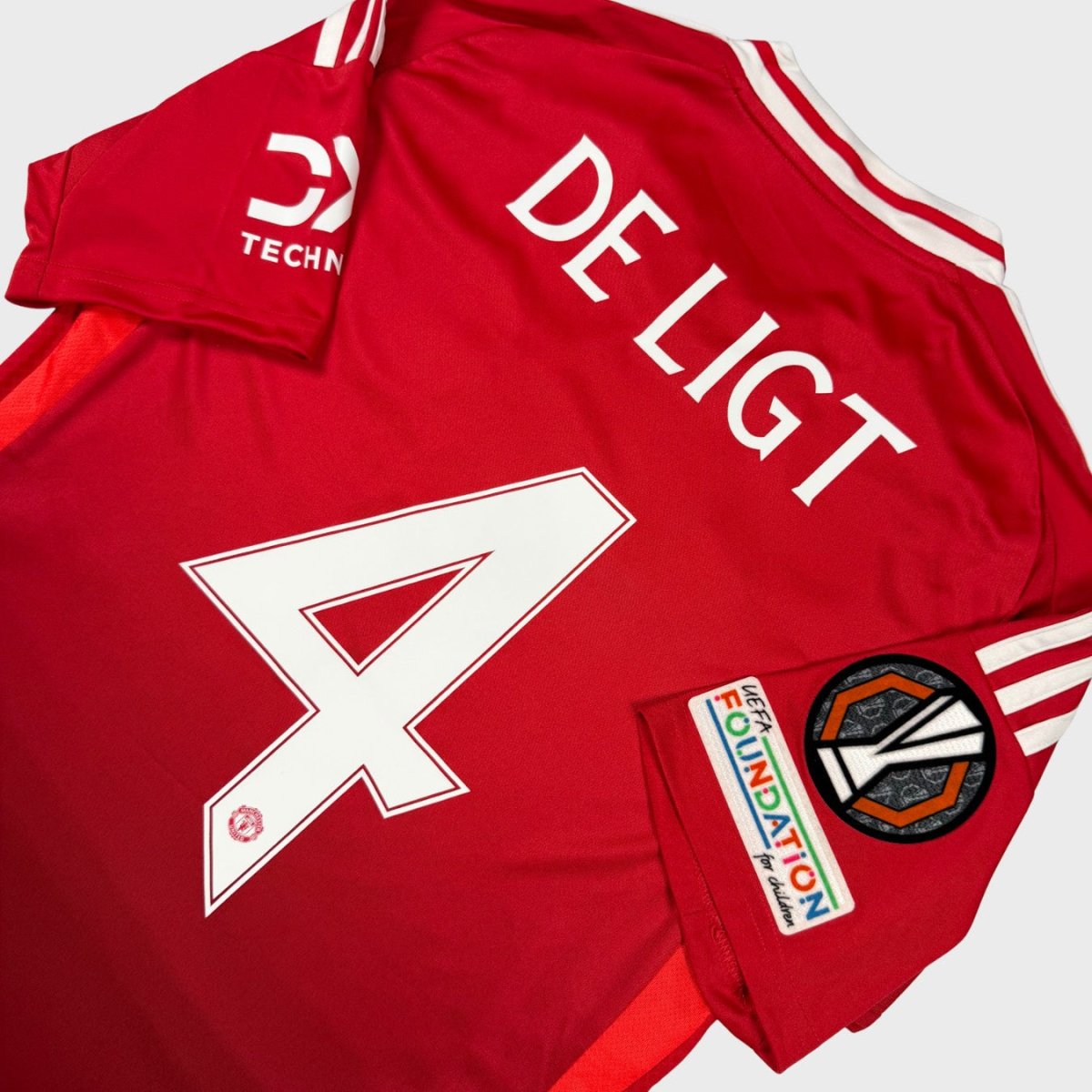2024/25 Manchester United Domicile - De Ligt 4 (XS) - Iconic Football Shop