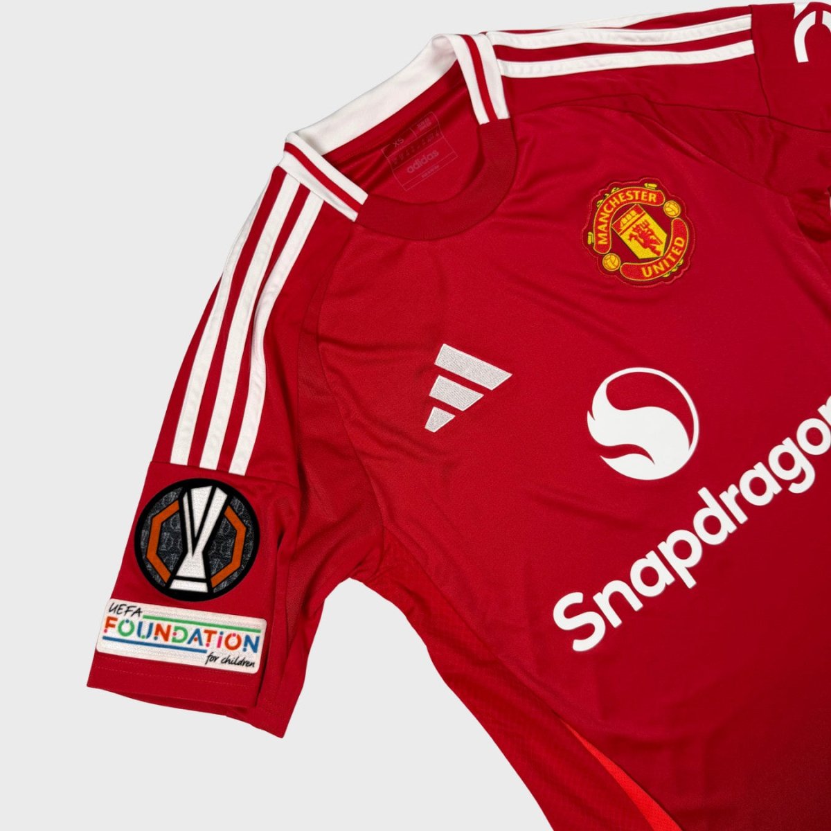 2024/25 Manchester United Domicile - De Ligt 4 (XS) - Iconic Football Shop