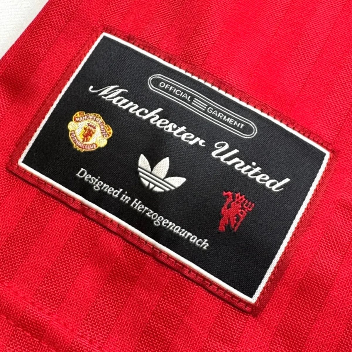 2024/25 Manchester United Entraînement *TERRACE ICONS* (XL) - Iconic Football Shop