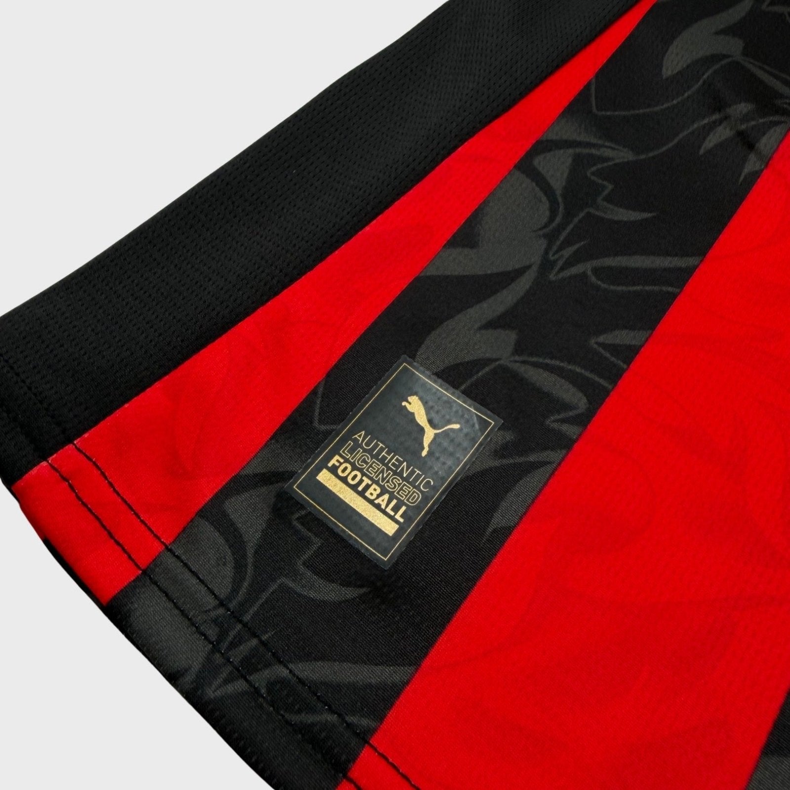 2025/26 AC Milan Domicile (L) - Iconic Football Shop