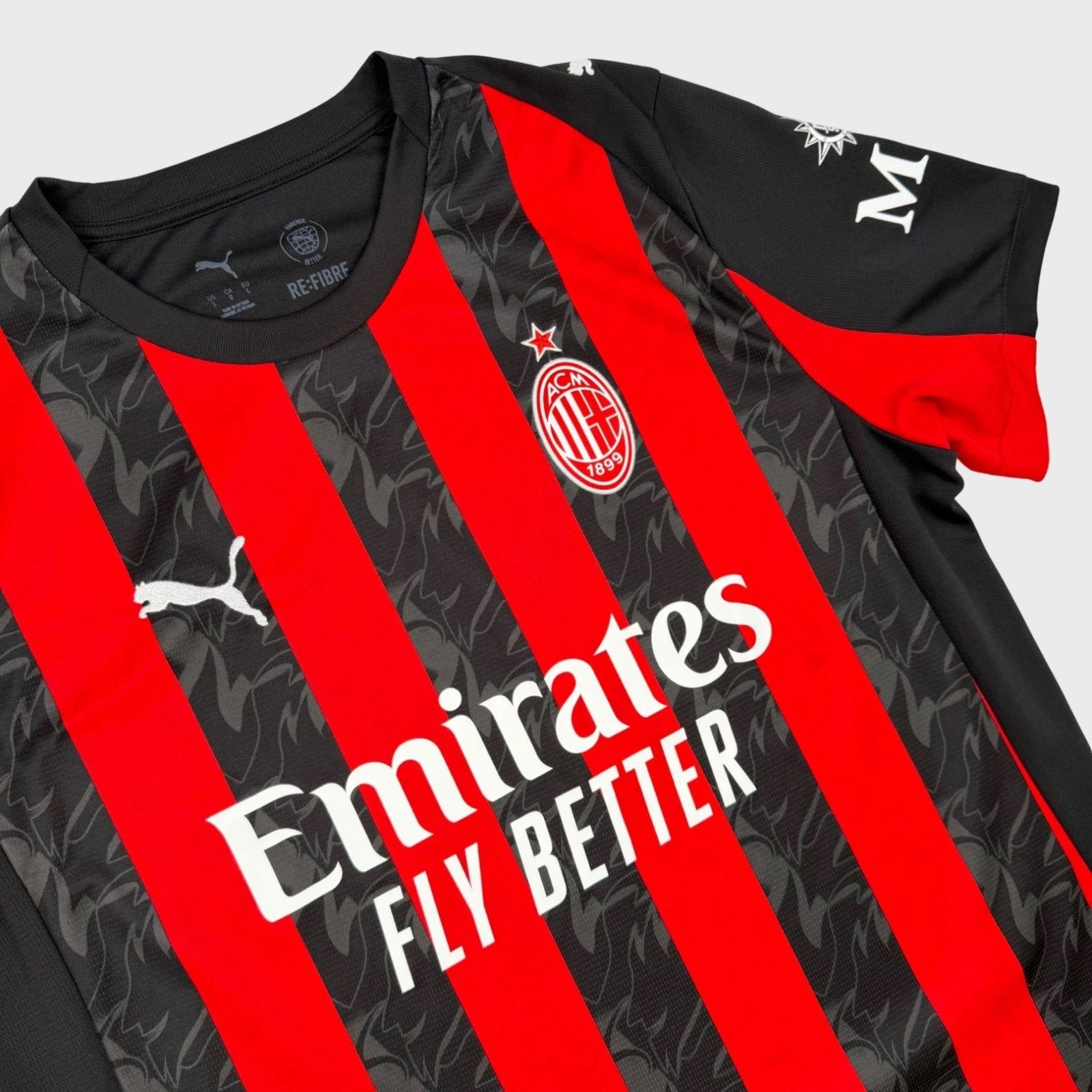 2025/26 AC Milan Domicile (L) - Iconic Football Shop