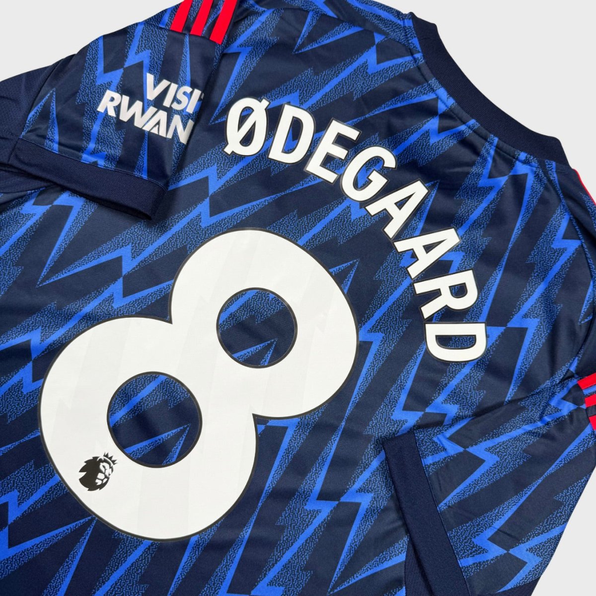 2025/26 Arsenal Extérieur - Ødegaard 8 (M) - Iconic Football Shop