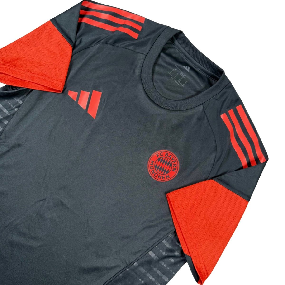 2025/26 Bayern Munich Entraînement (S) - Iconic Football Shop