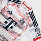 2025/26 Bayern Munich Extérieur - Olise 17 (S) - Iconic Football Shop