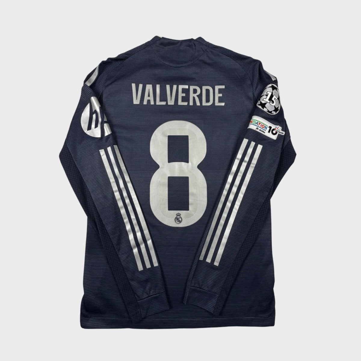 2025/26 Real Madrid Extérieur - Valverde 8 *PRO* (XS) - Iconic Football Shop