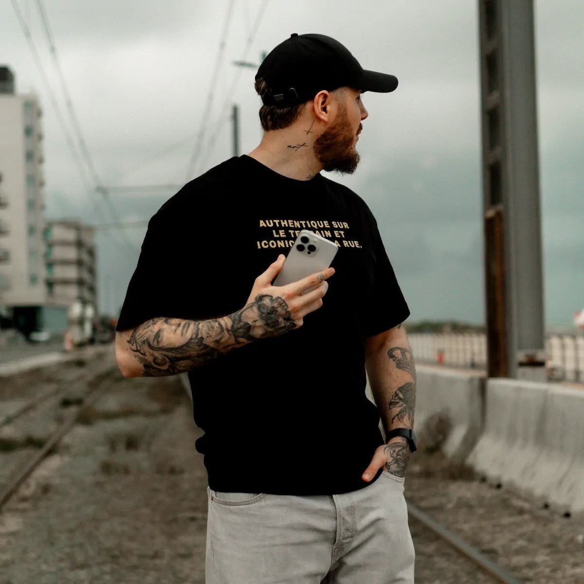 T-shirt ICONIC - BLACK x IFS - Iconic Football Shop