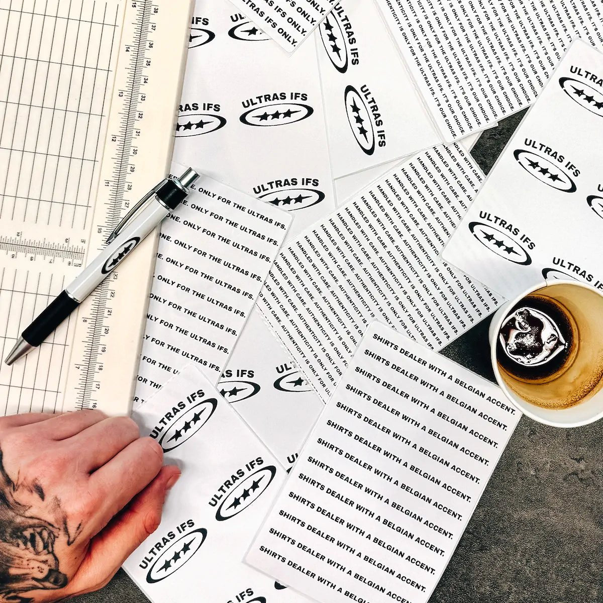 T-shirt ULTRAS - BLACK x IFS - Iconic Football Shop