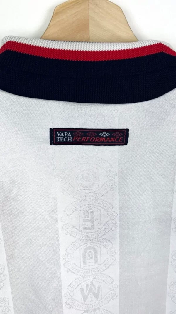 1997_99-Manchester_United-Extérieur-16a1