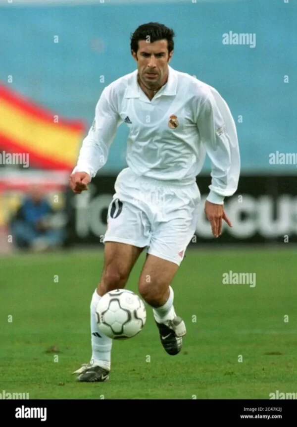 2001_02-Real_Madrid-Domicile-Figo_10-Centenaire-(M)1