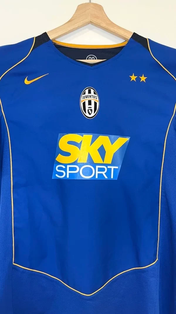 2004_05-Juventus-Third-Ibrahimovic_9-(L)1