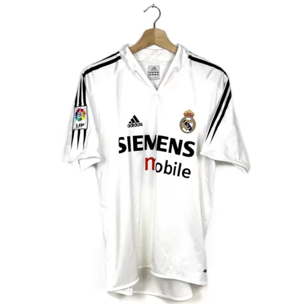 2004_05-Real_Madrid-Domicile-Beckham_23-(S)2