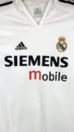 2004_05-Real_Madrid-Domicile-Beckham_23-(S)2
