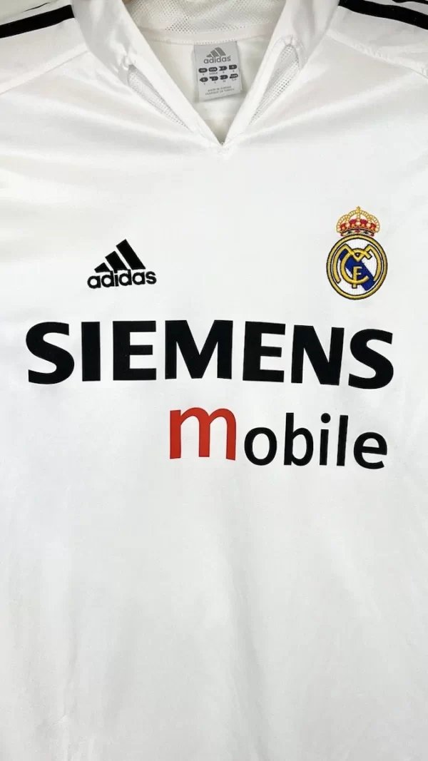 2004_05-Real_Madrid-Domicile-Beckham_23-(S)2