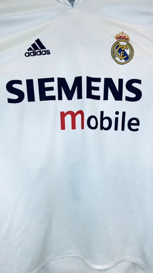 2004_05-Real_Madrid-Domicile-Raul_7-(S)8